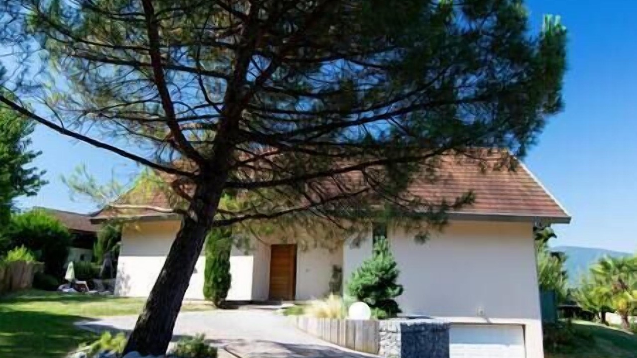 Photo of Outdoor in Menthon-Saint-Bernard