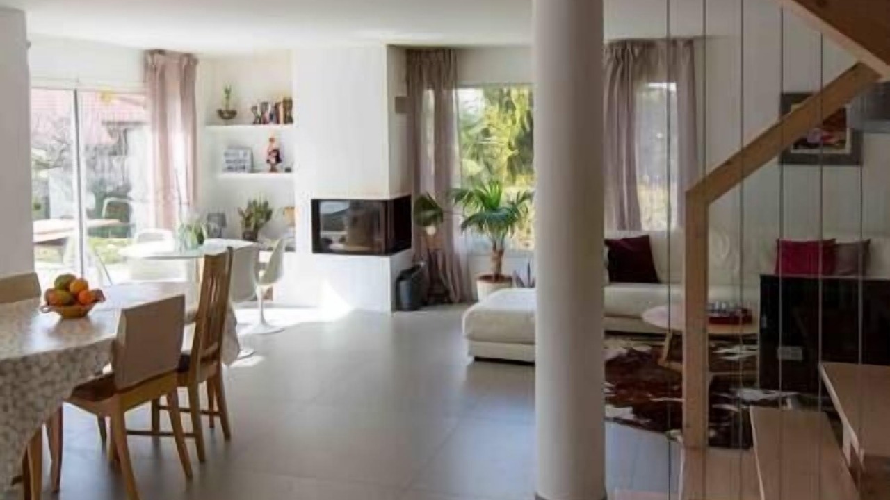 Photo of Livingroom in Menthon-Saint-Bernard