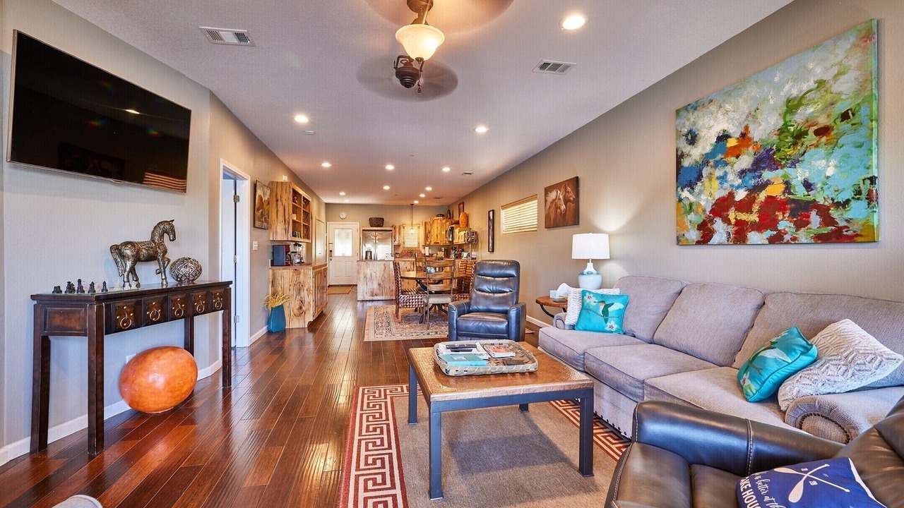 Photo of Bedroom in Lake Hamilton