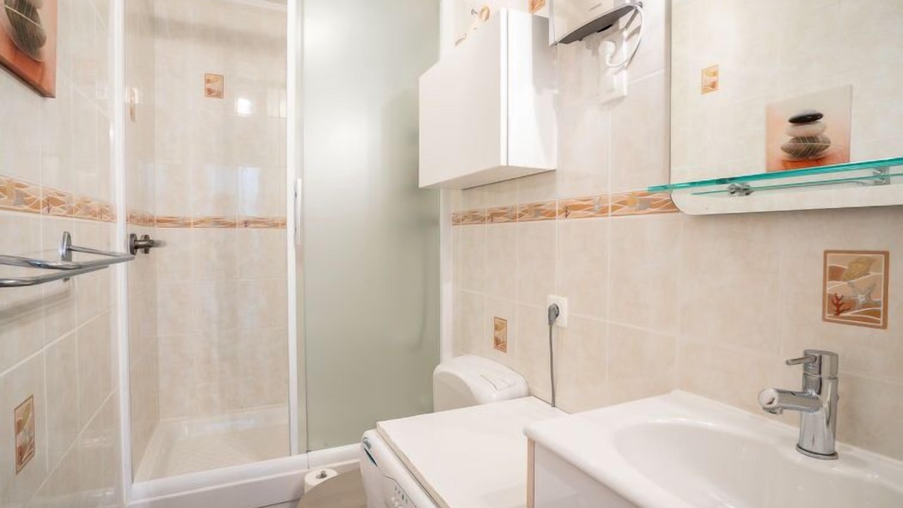 Photo of Bathroom in Le Grau-Du-Roi