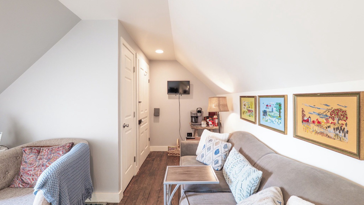Photo of Livingroom in Southmont