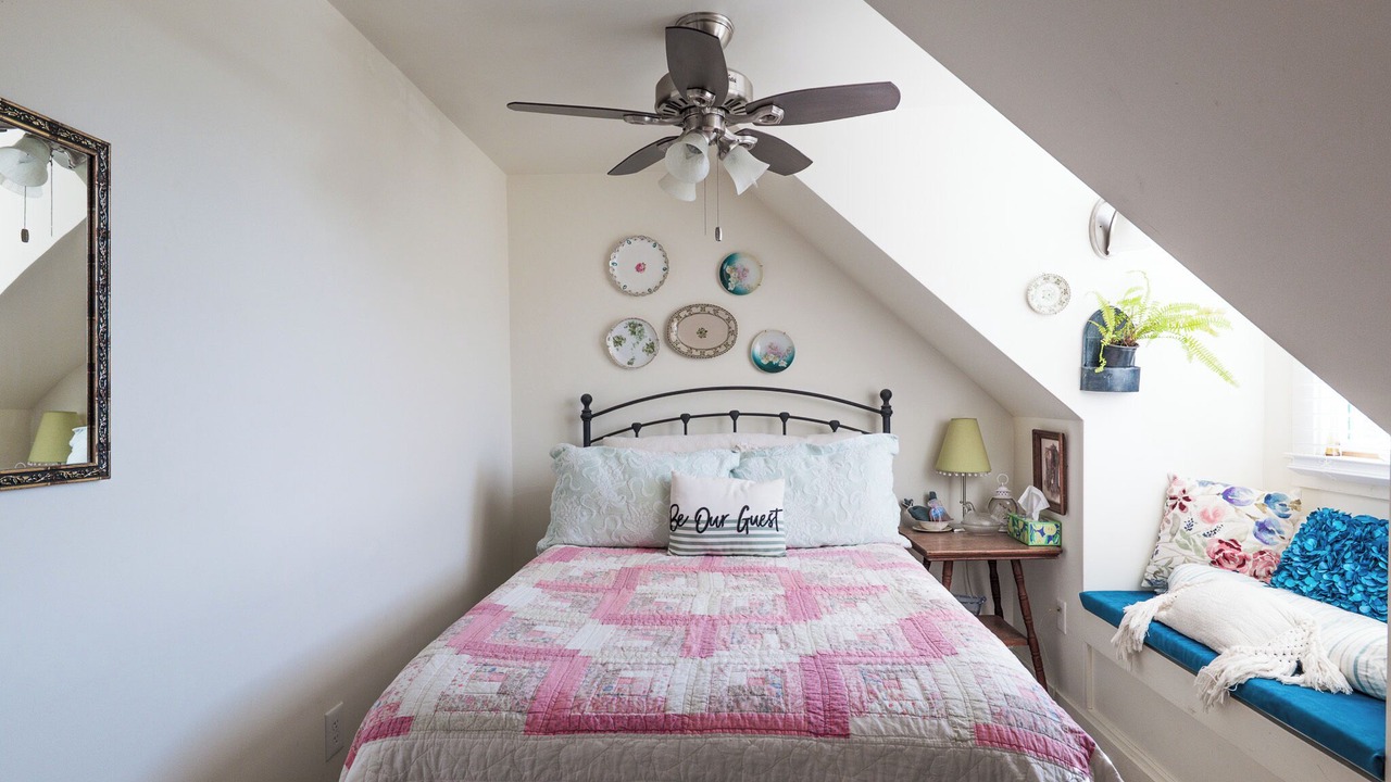 Photo of Bedroom in Southmont