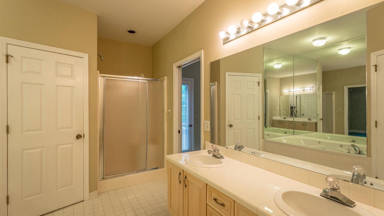Photo of Bathroom in Lookout Mountain