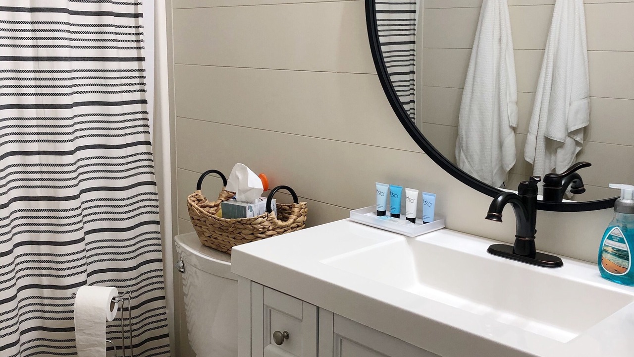 Photo of Bathroom in Benton City