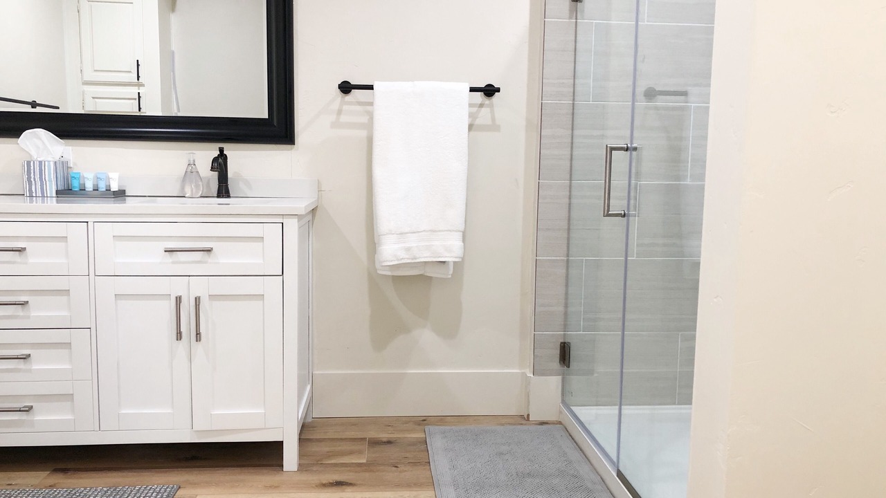 Photo of Bathroom in Benton City