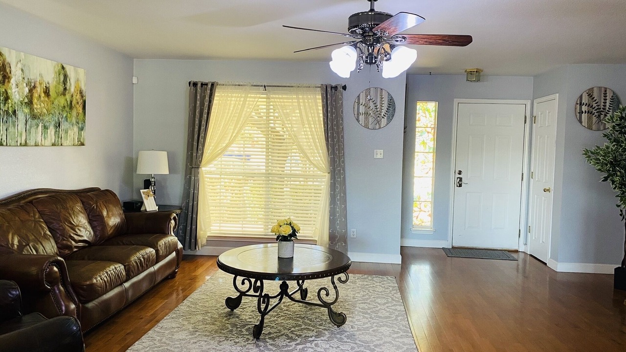 Photo of Livingroom in Cambridge Heights