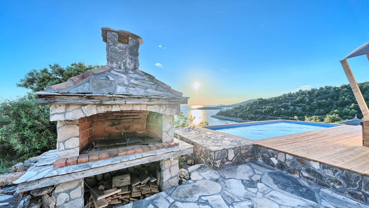 Photo of Patio Balcony in Jezera