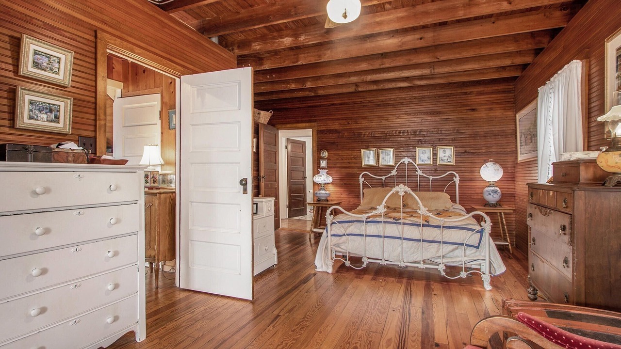 Photo of Bedroom in Ottawa Beach