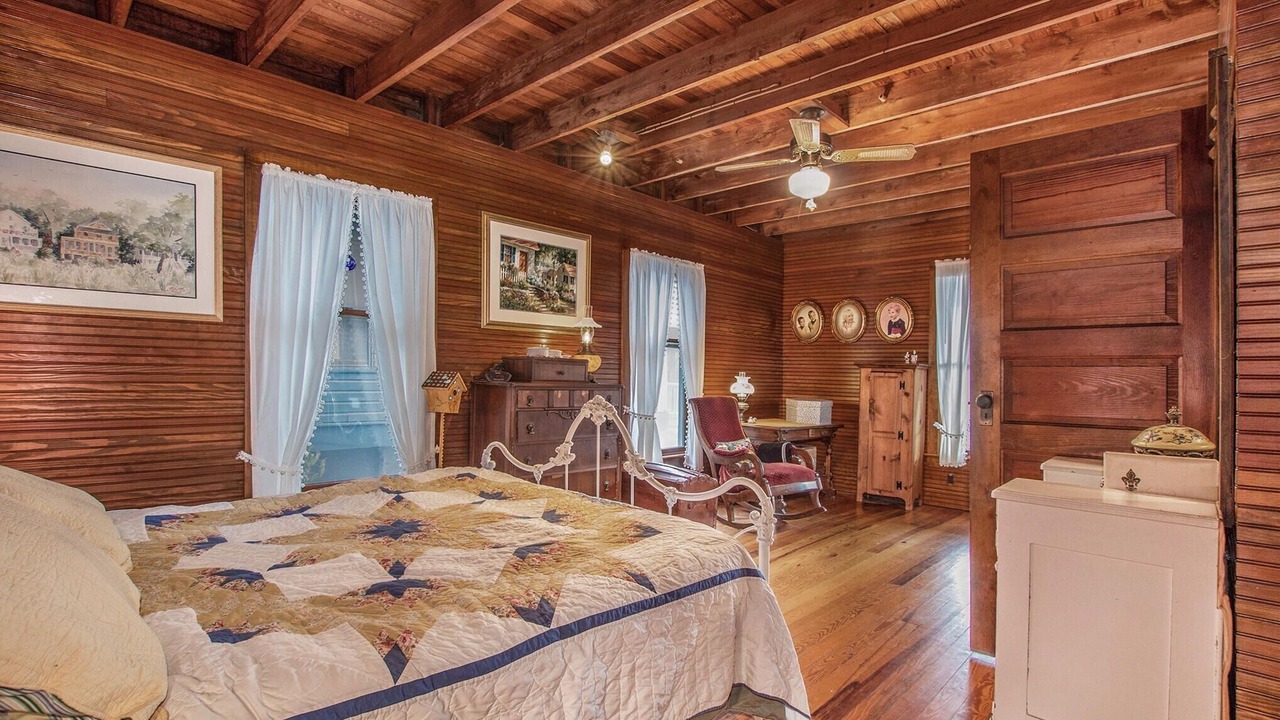Photo of Bedroom in Ottawa Beach