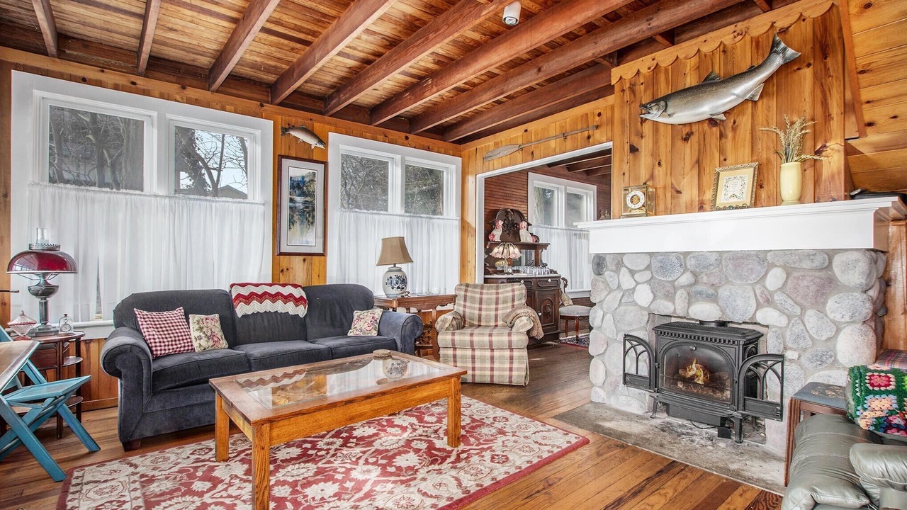 Photo of Livingroom in Ottawa Beach