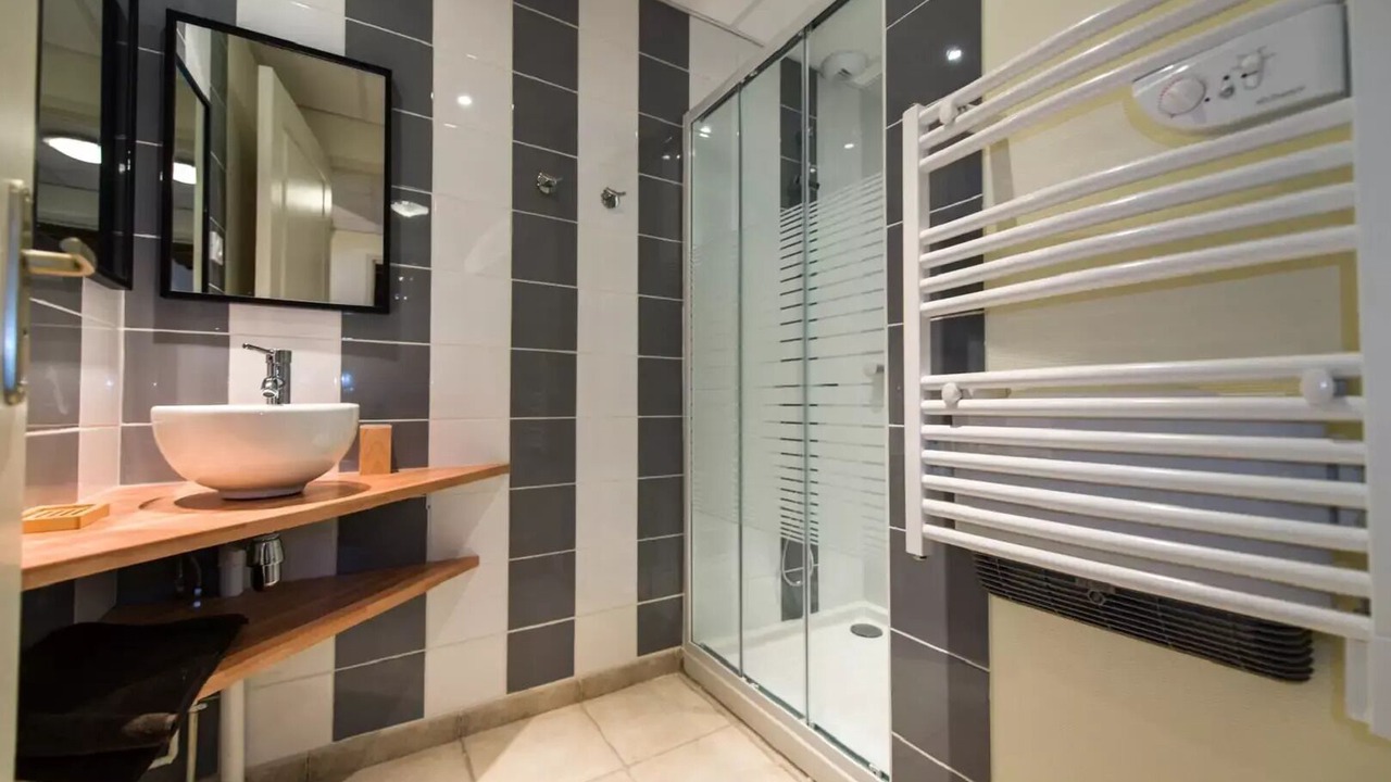 Photo of Bathroom in Brissac-Quince