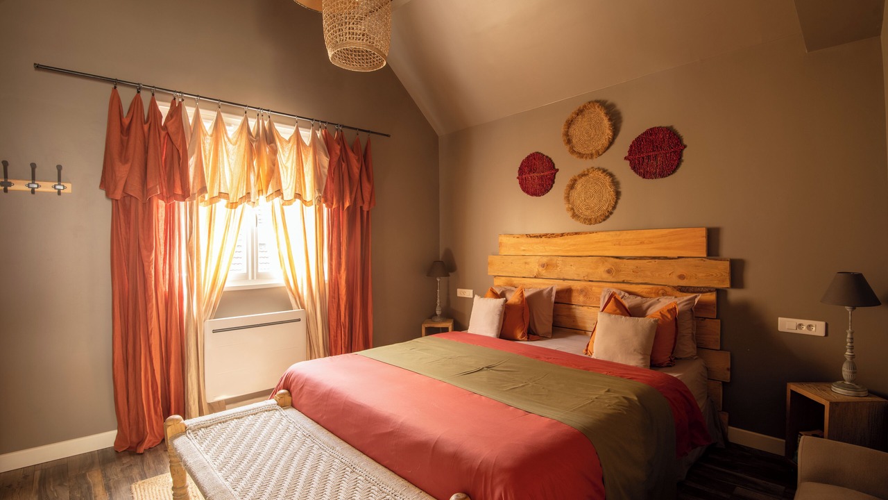 Photo of Bedroom in Saint-Loup-de-Naud