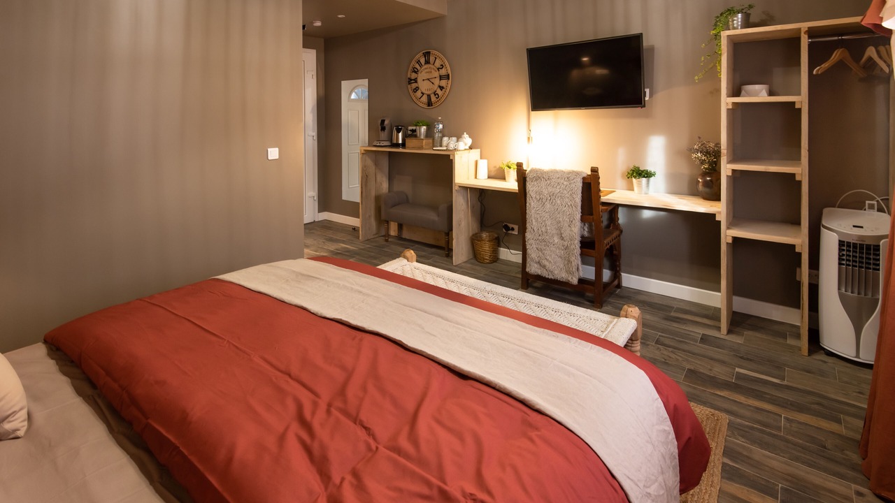 Photo of Bedroom in Saint-Loup-de-Naud