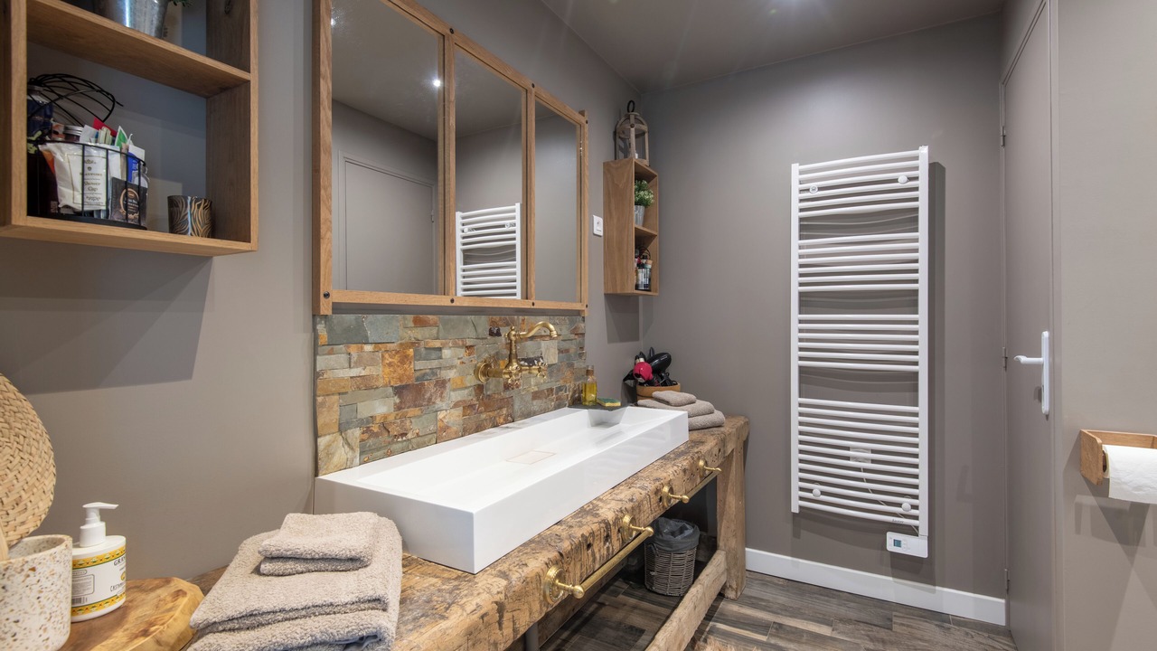 Photo of Bathroom in Saint-Loup-de-Naud