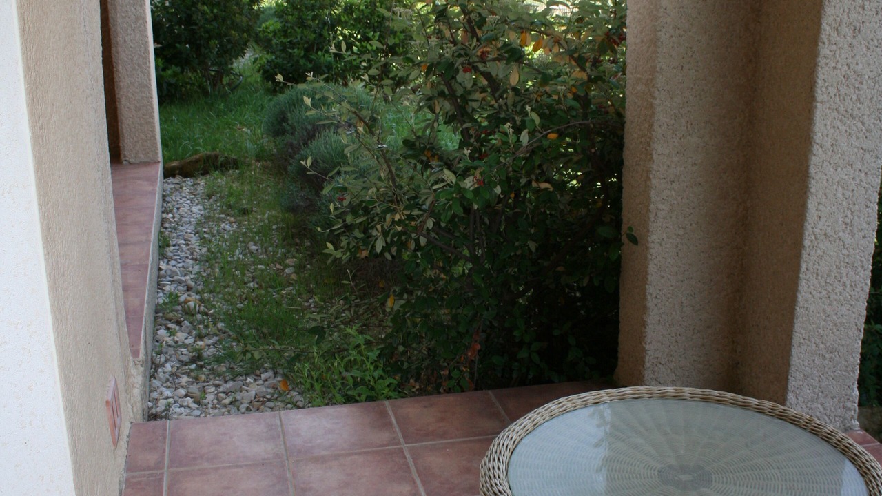 Photo of Patio Balcony in Sainte-Cecile-les-Vignes