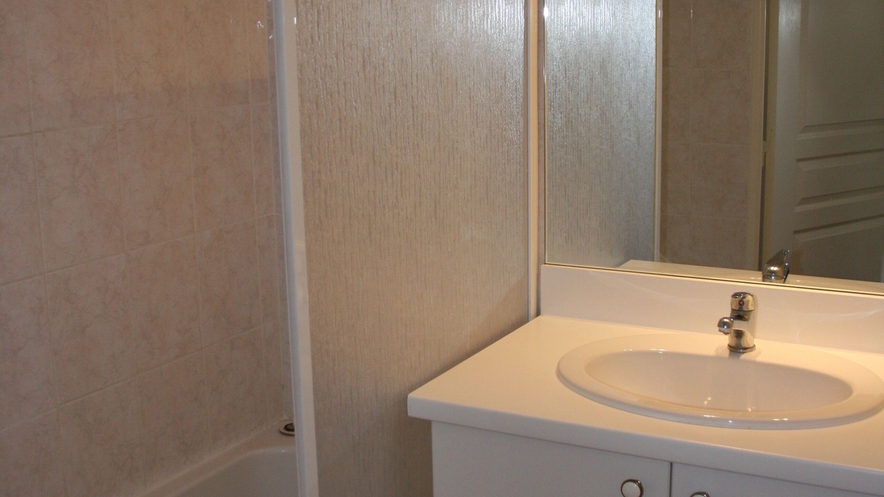Photo of Bathroom in Sainte-Cecile-les-Vignes