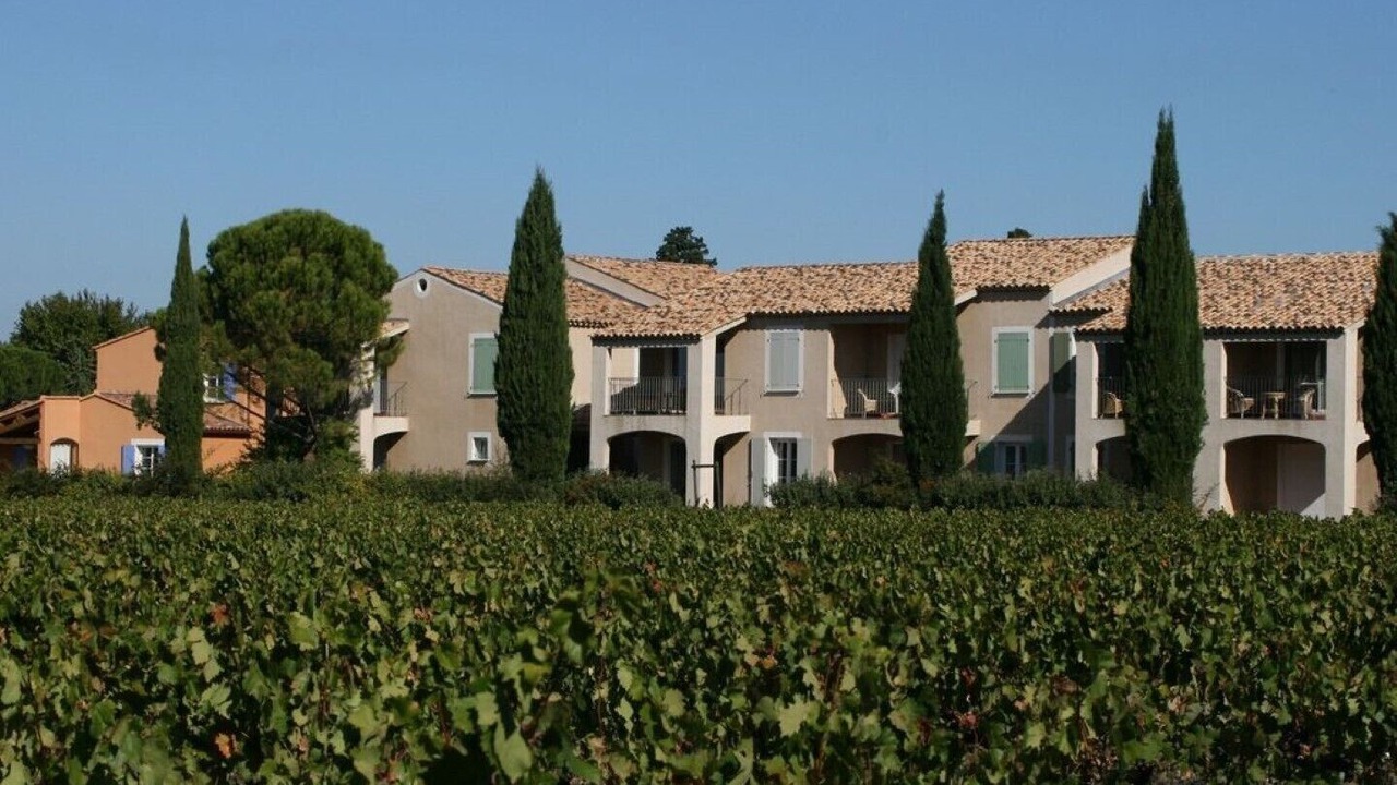 Photo of Outdoor in Sainte-Cecile-les-Vignes