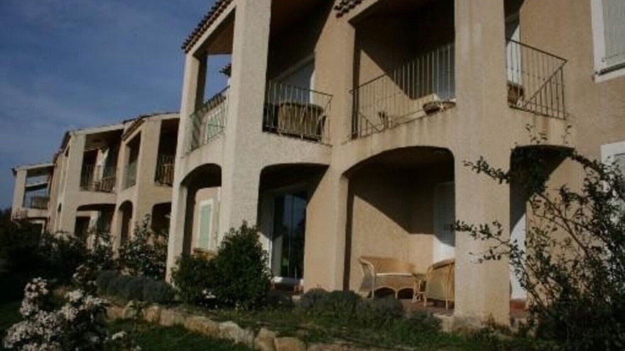 Photo of Outdoor in Sainte-Cecile-les-Vignes
