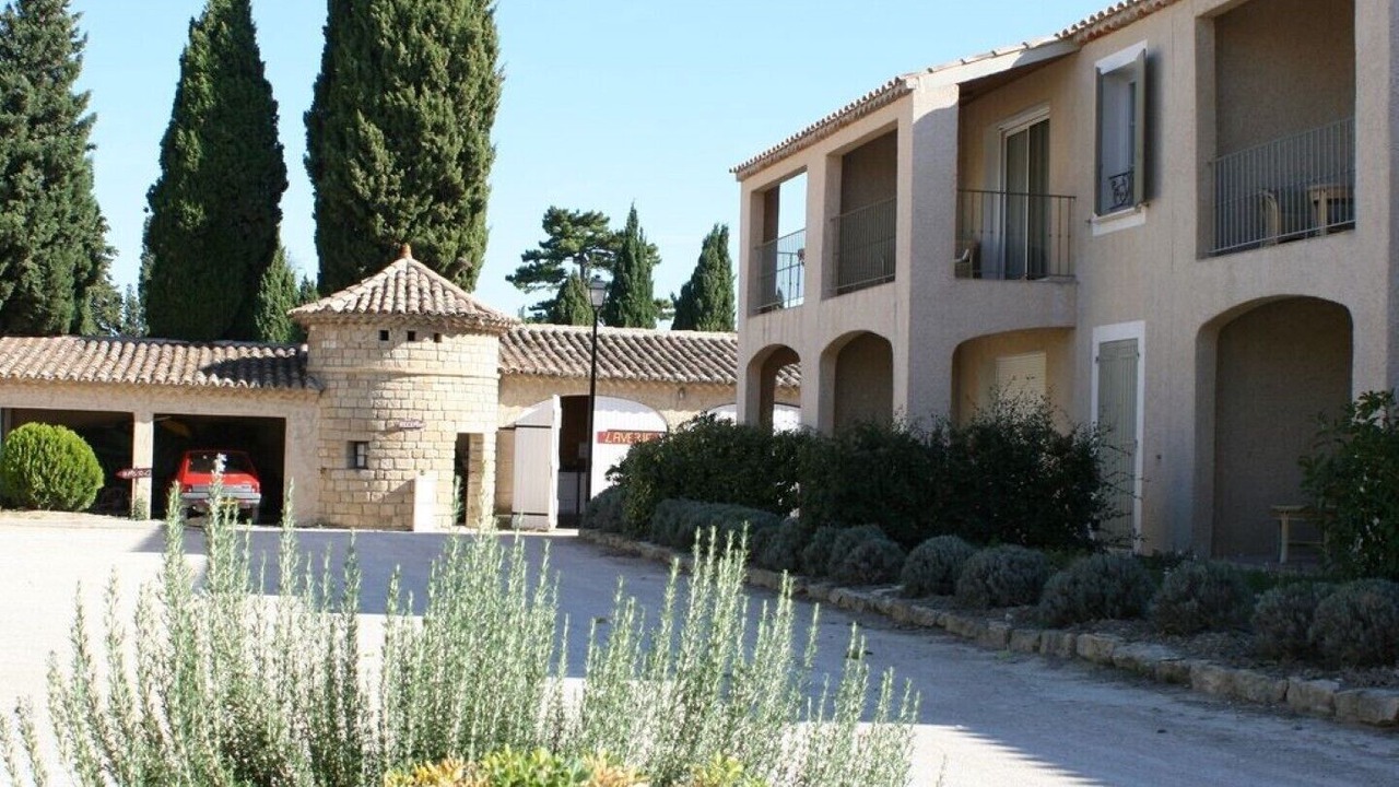 Photo of Outdoor in Sainte-Cecile-les-Vignes