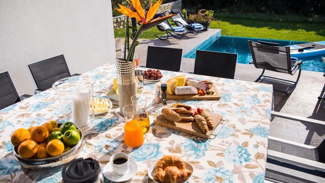 Photo of Outdoor in Petraca