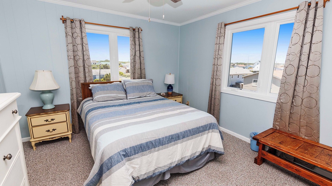 Photo of Bedroom in Colington