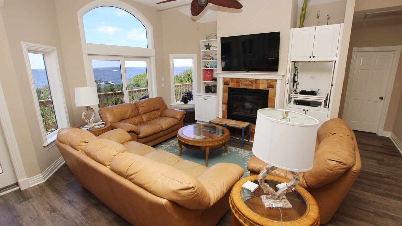 Photo of Livingroom in Monteray Shores
