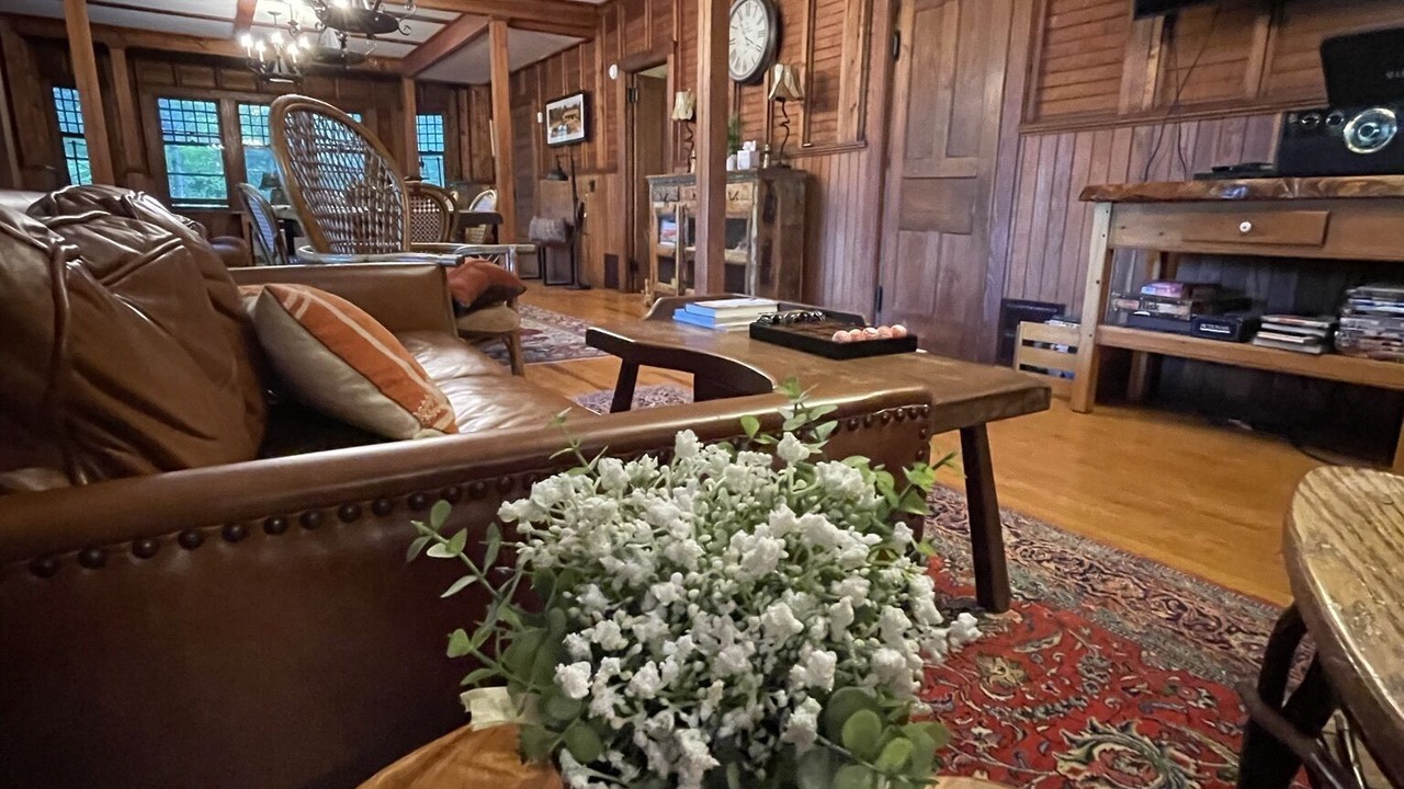 Photo of Livingroom in Elizabethtown