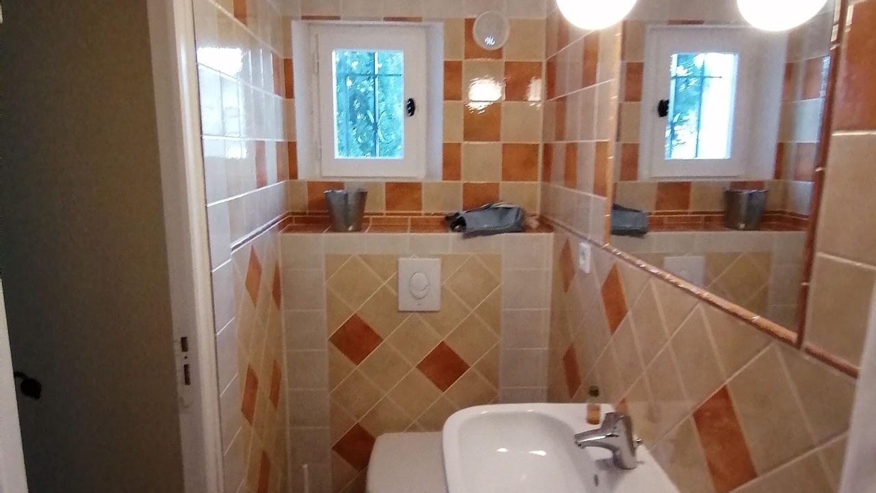 Photo of Bathroom in Flayosc