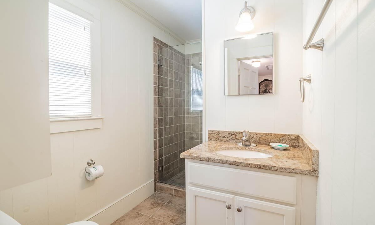 Photo of Bathroom in Debordieu Colony