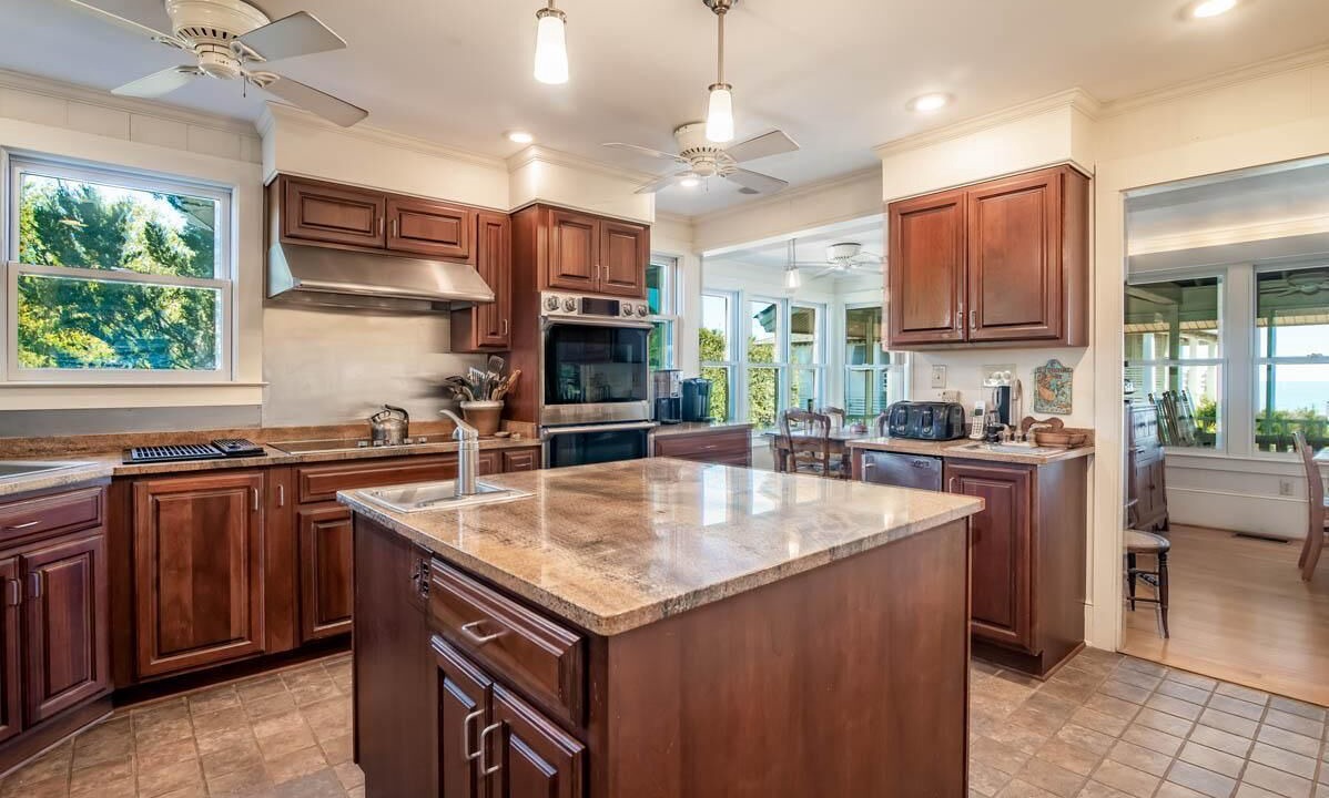 Photo of Kitchen in Debordieu Colony
