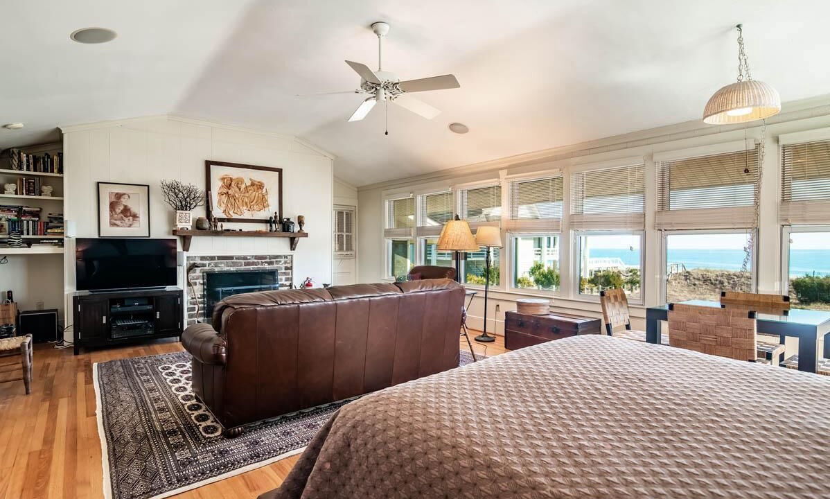 Photo of Bedroom in Debordieu Colony