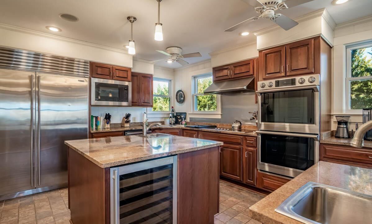 Photo of Kitchen in Debordieu Colony