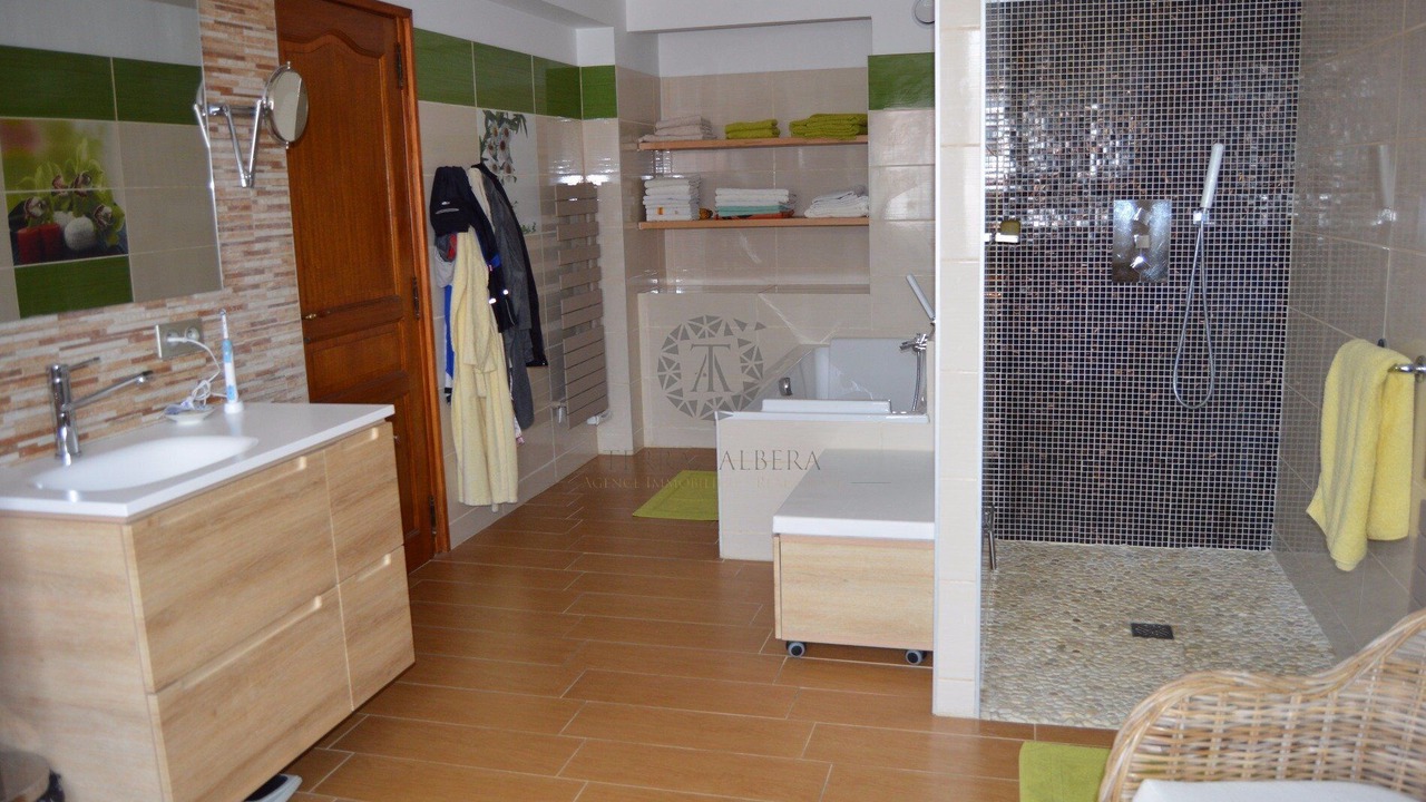 Photo of Bathroom in Elne