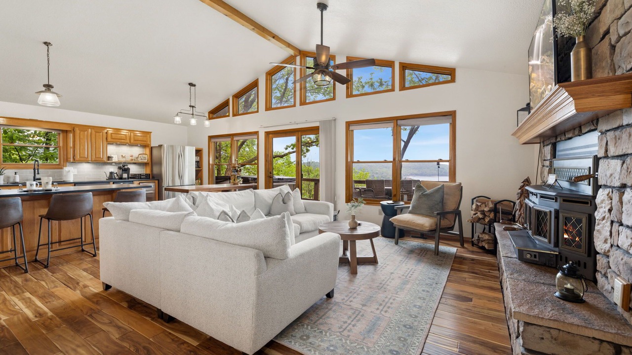 Photo of Livingroom in Lost Bridge Village