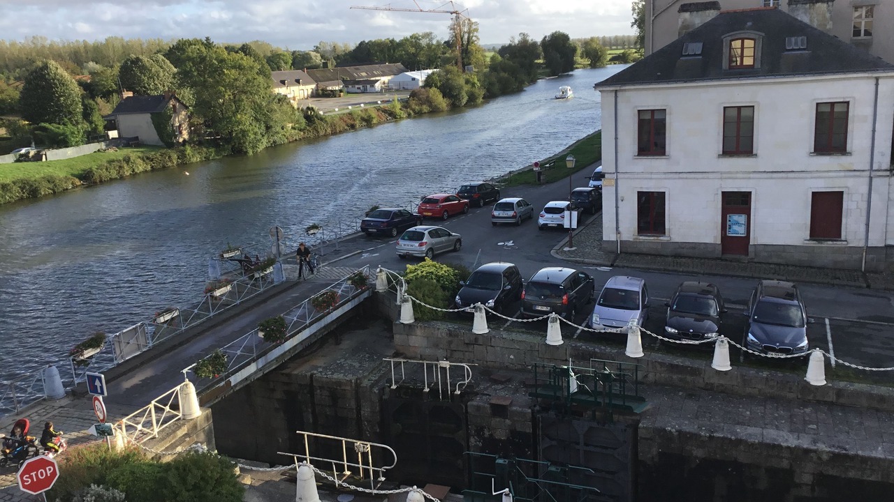 Photo of Others in Redon