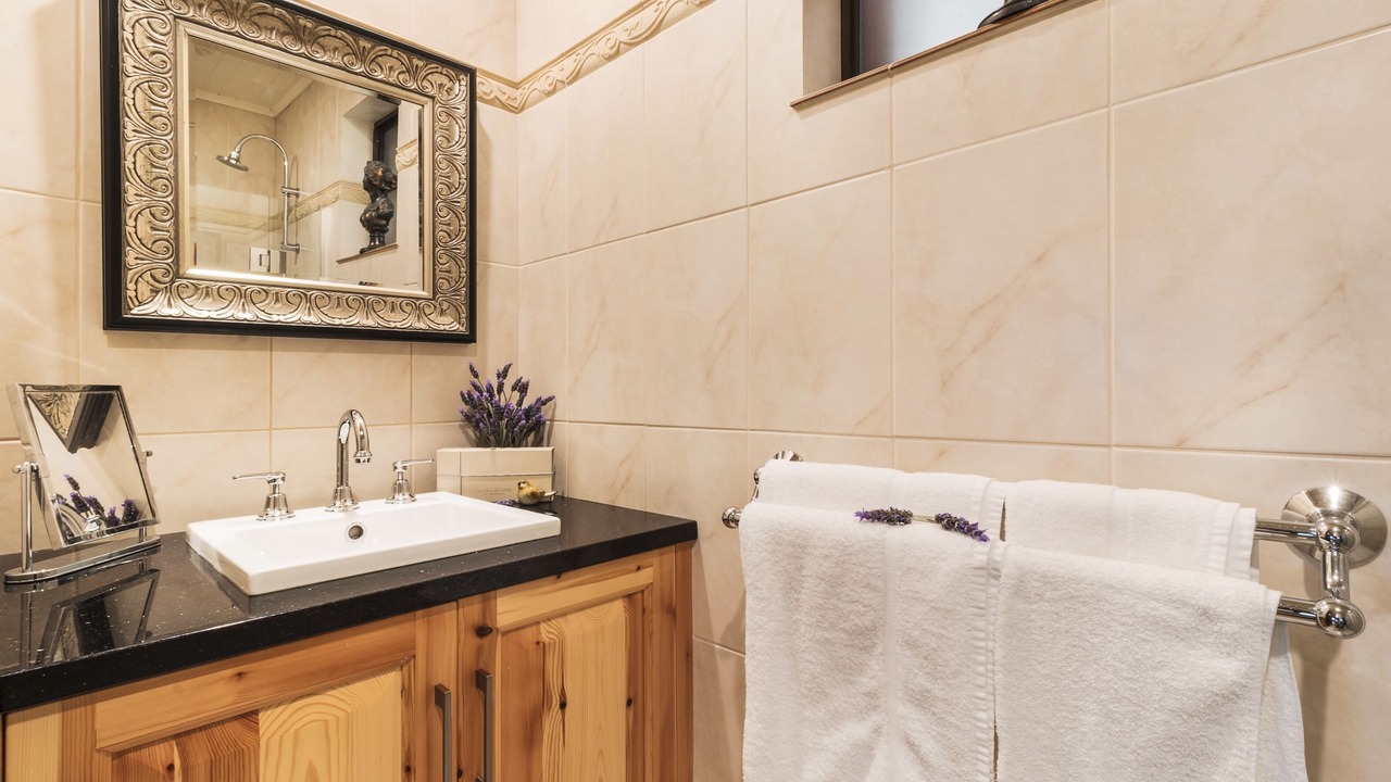 Photo of Bathroom in Stone Well