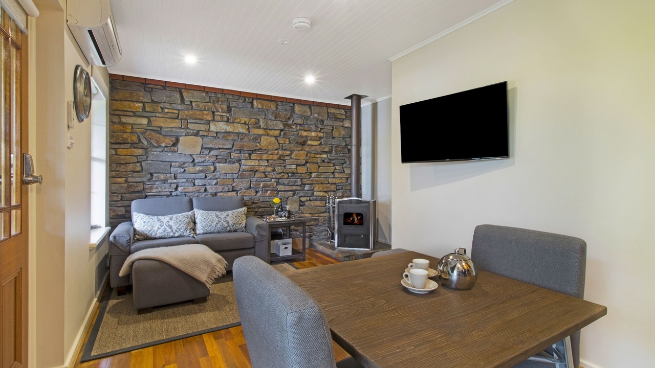 Photo of Livingroom in Stone Well