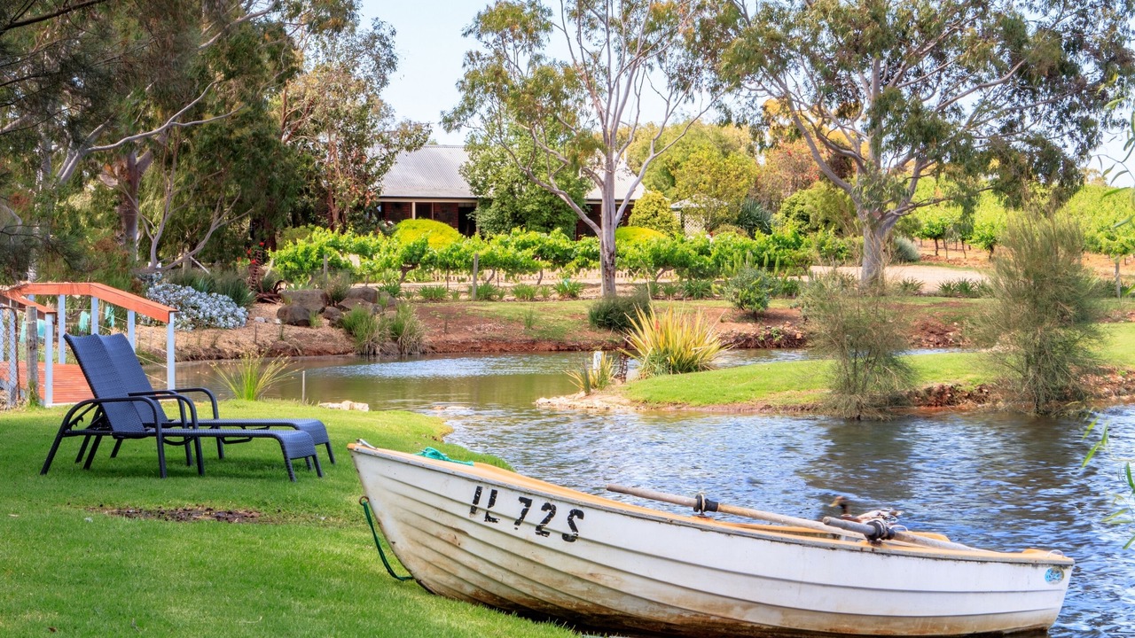 Photo of Outdoor in Stone Well