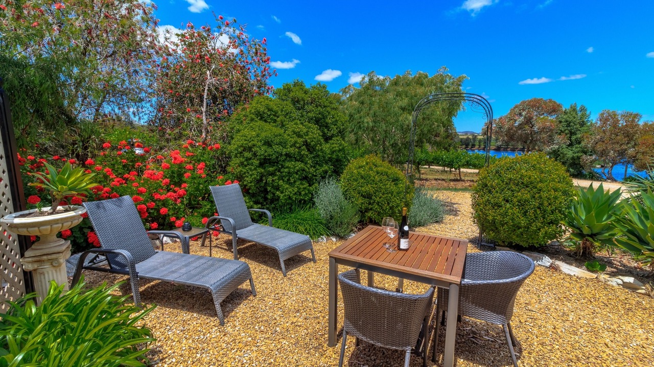 Photo of Outdoor in Stone Well