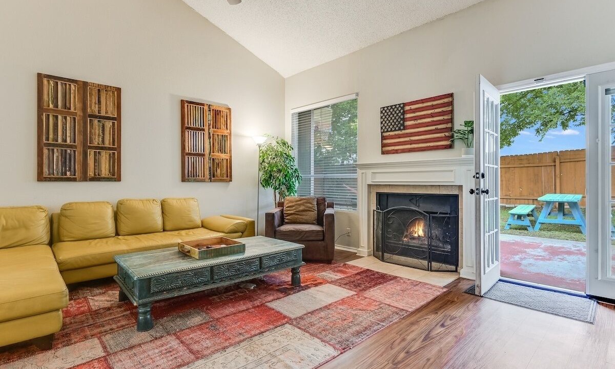 Photo of Livingroom in Wells Branch