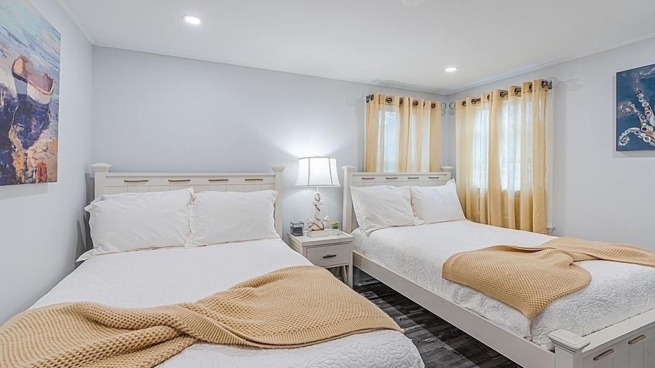 Photo of Bedroom in Lagoon Heights