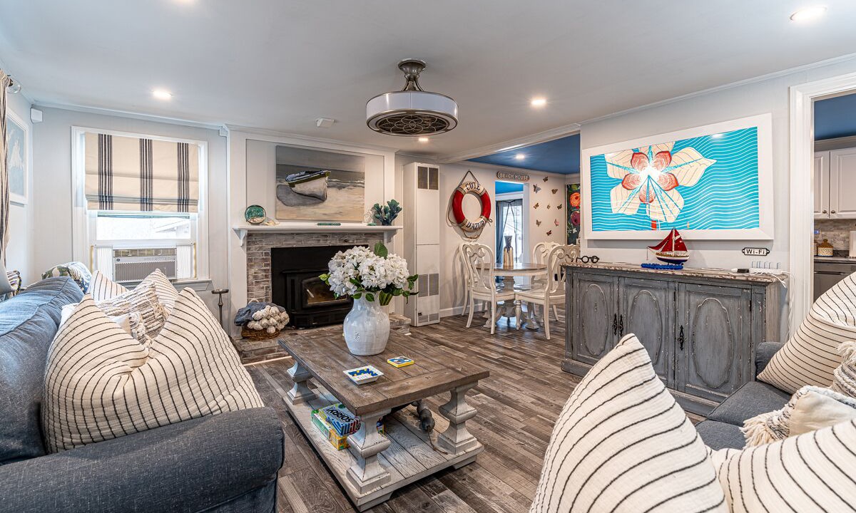 Photo of Livingroom in Lagoon Heights