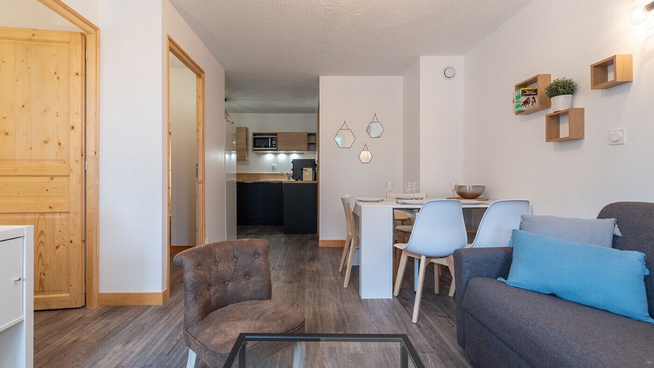 Photo of Livingroom in Genos