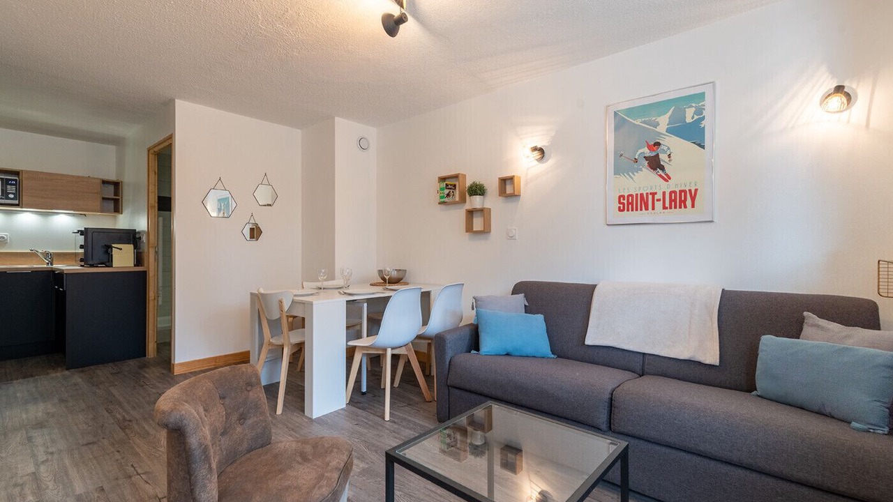 Photo of Livingroom in Genos
