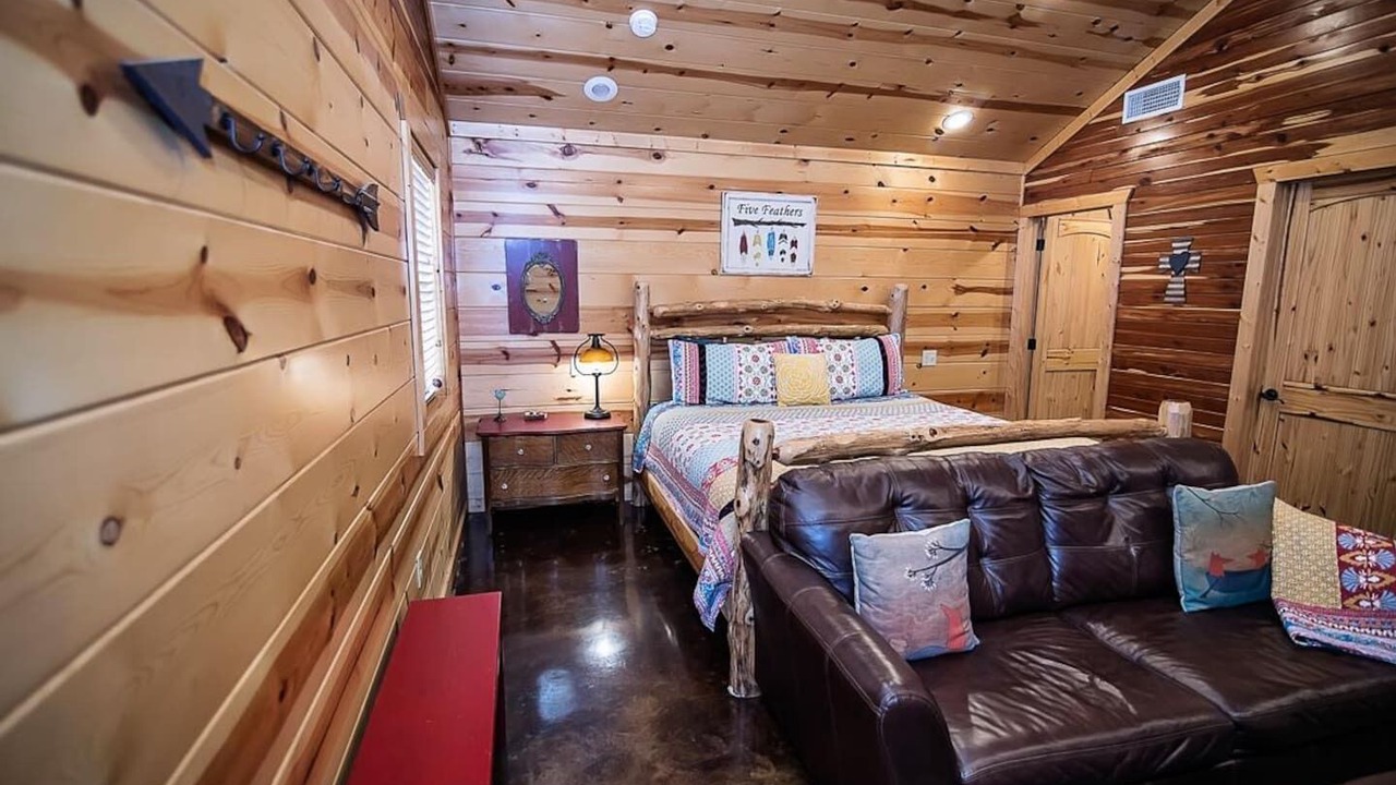 Photo of Bedroom in Hochatown
