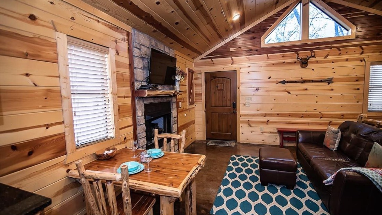 Photo of Livingroom in Hochatown