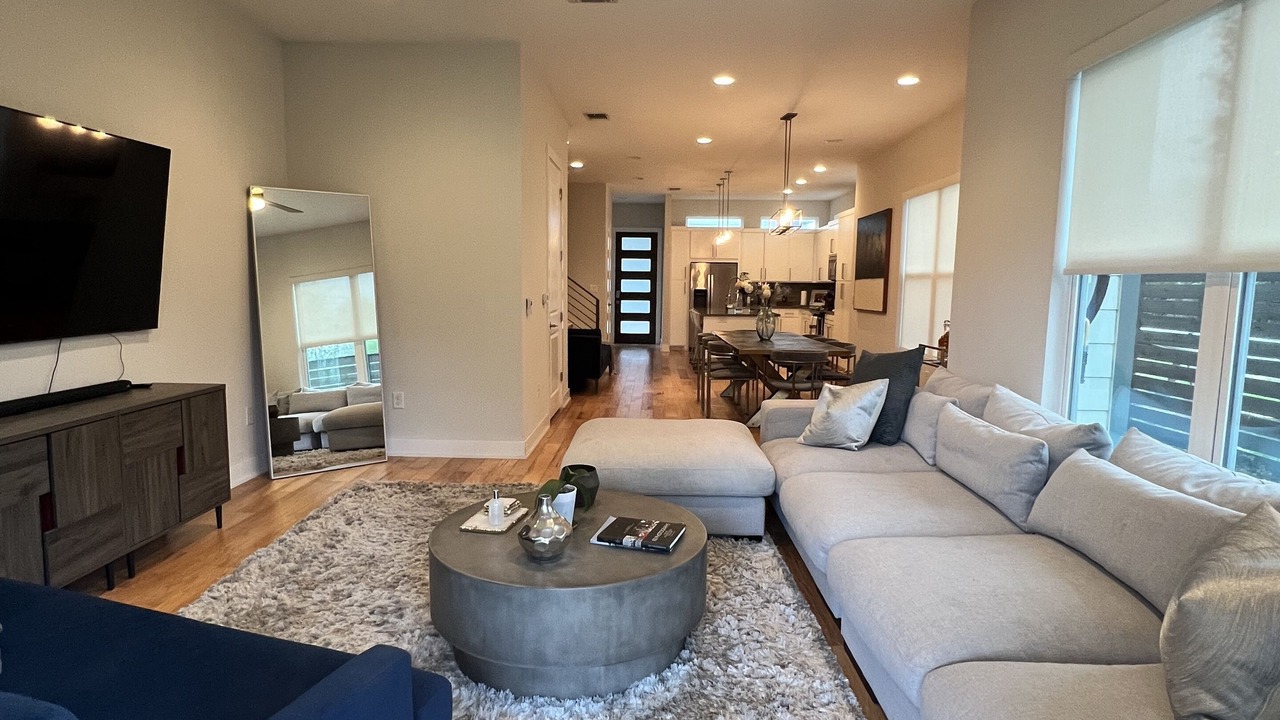 Photo of Livingroom in Montopolis