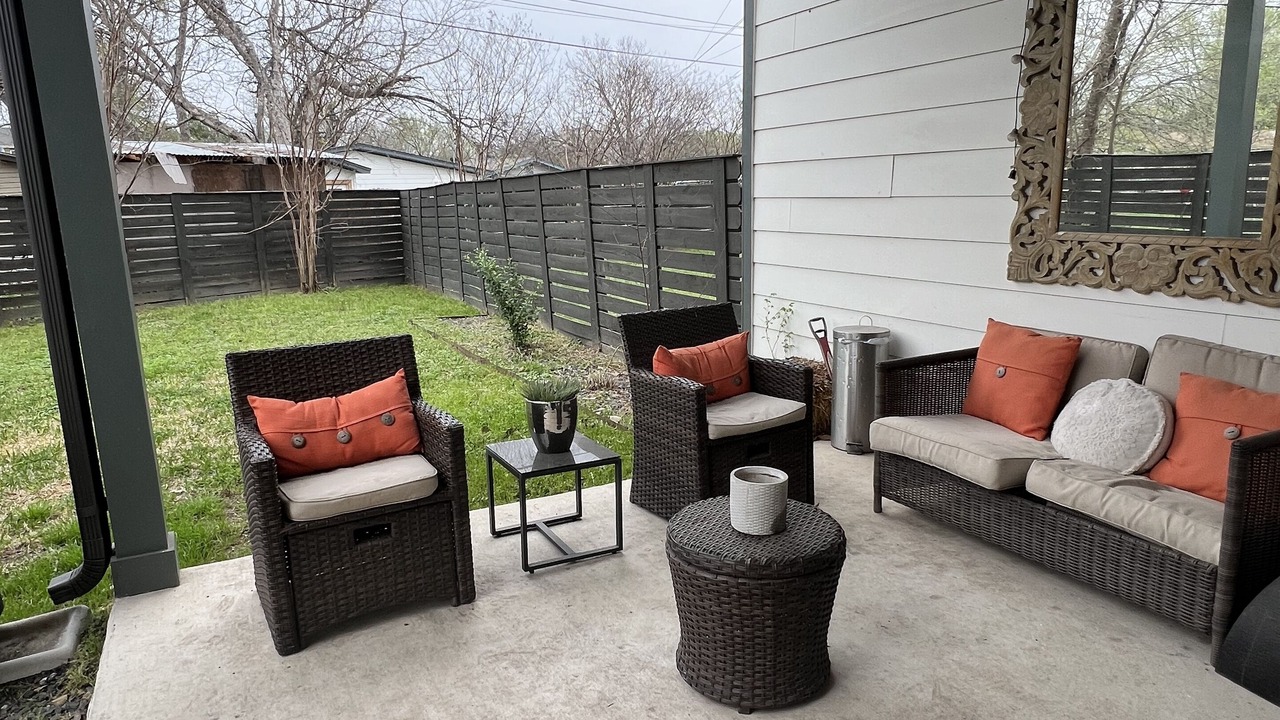 Photo of Patio Balcony in Montopolis