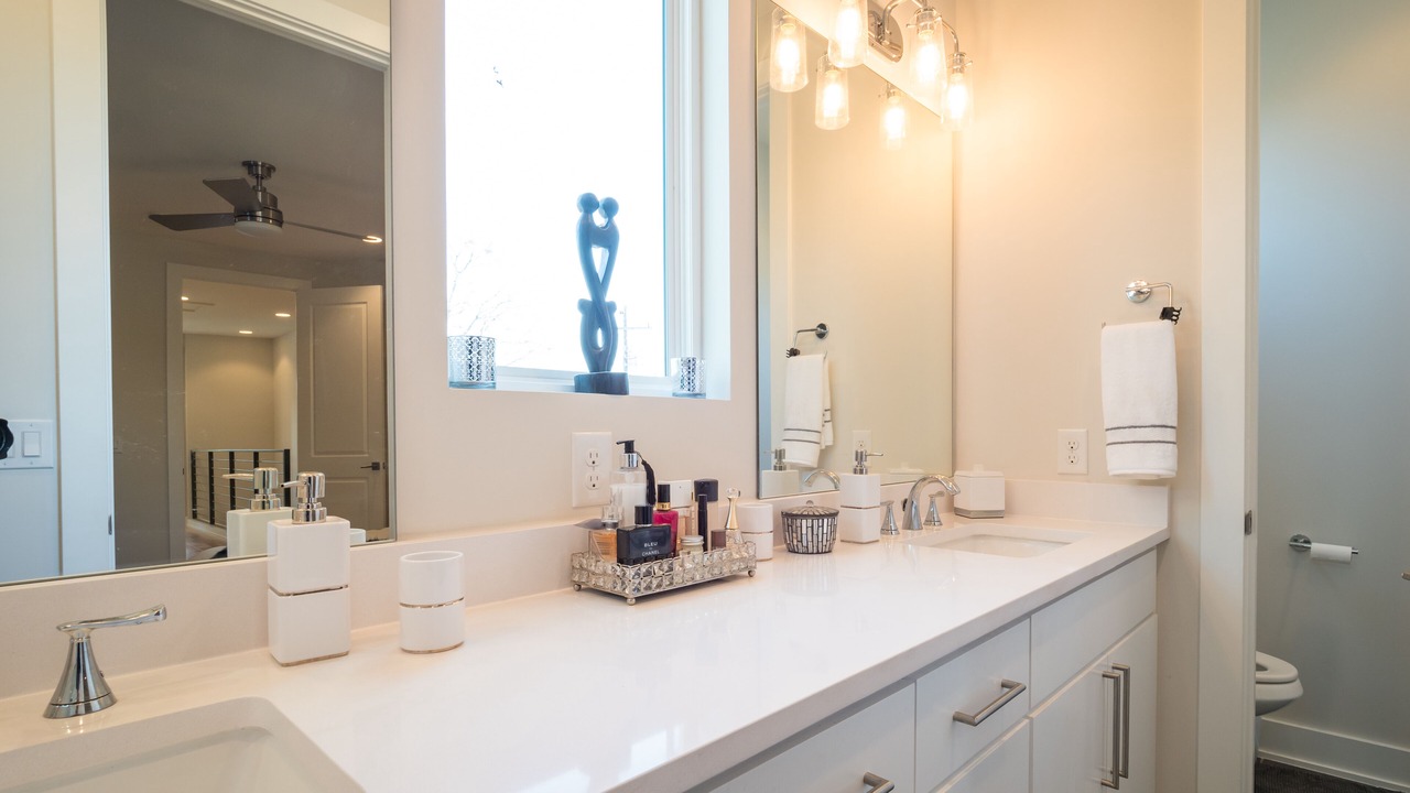 Photo of Bathroom in Montopolis
