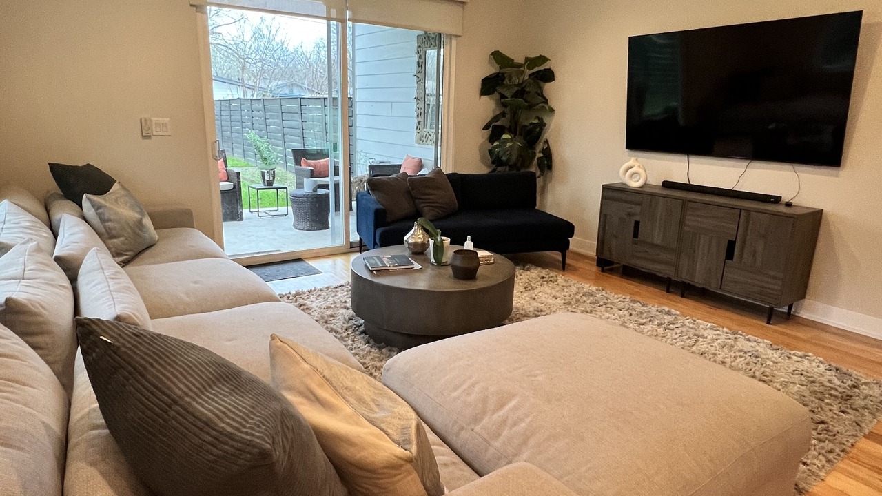 Photo of Livingroom in Montopolis